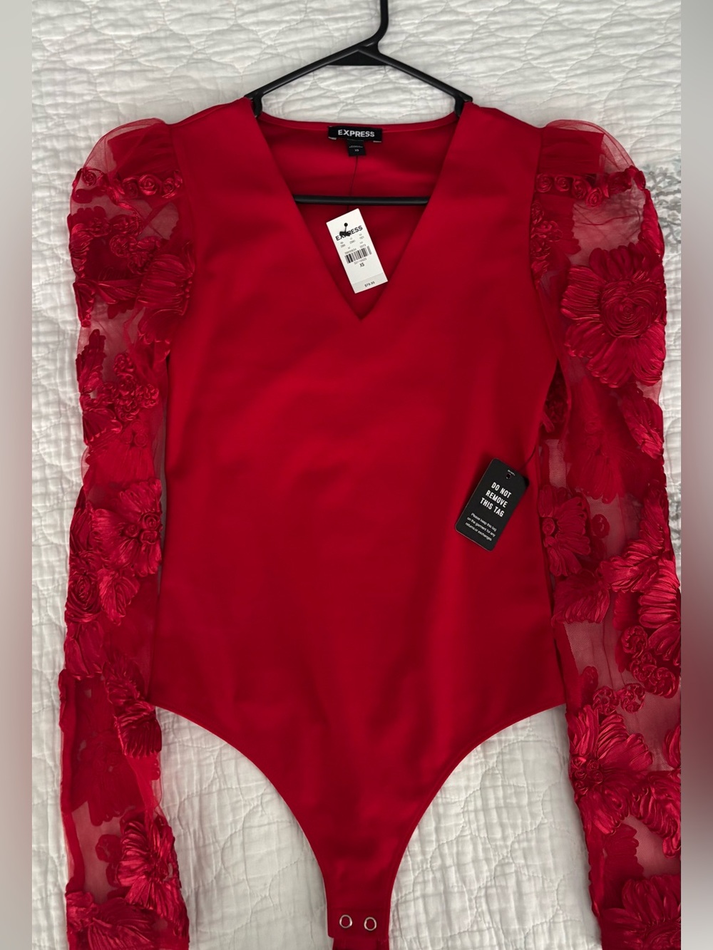 Express Women's Red V-Neck Floral Lace Sleeve Bodysuit